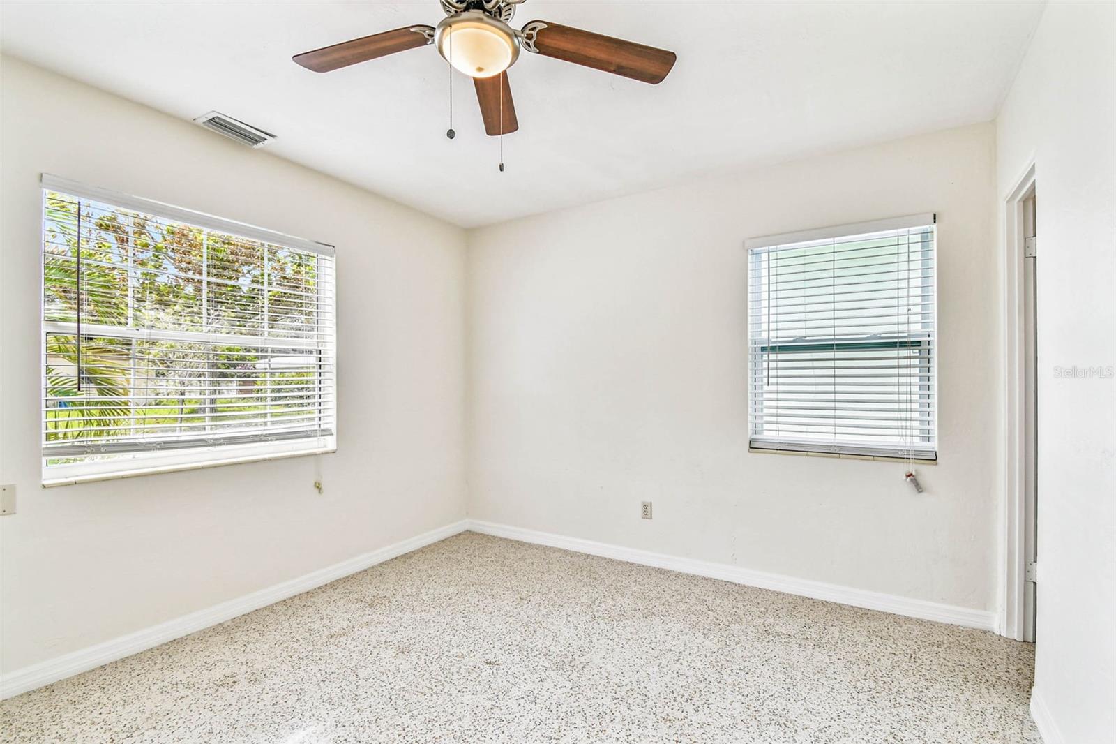 1101 81ST AVE N, ST PETERSBURG, FL — photo 33