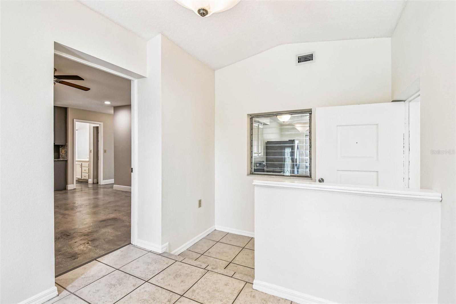 1101 81ST AVE N, ST PETERSBURG, FL — photo 37