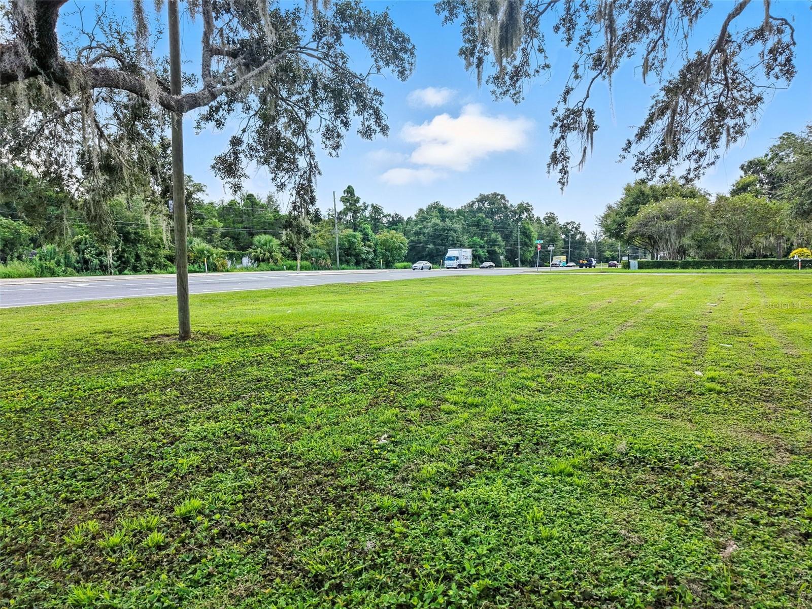 12182 N US HIGHWAY 301, OXFORD, FL — photo 6