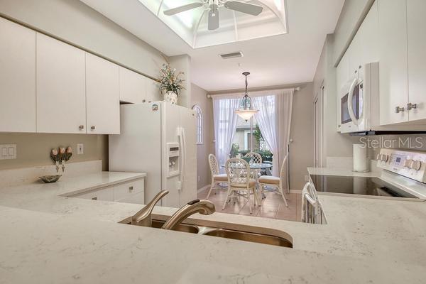 9641 CASTLE POINT DR #1215, SARASOTA, FL — photo 9