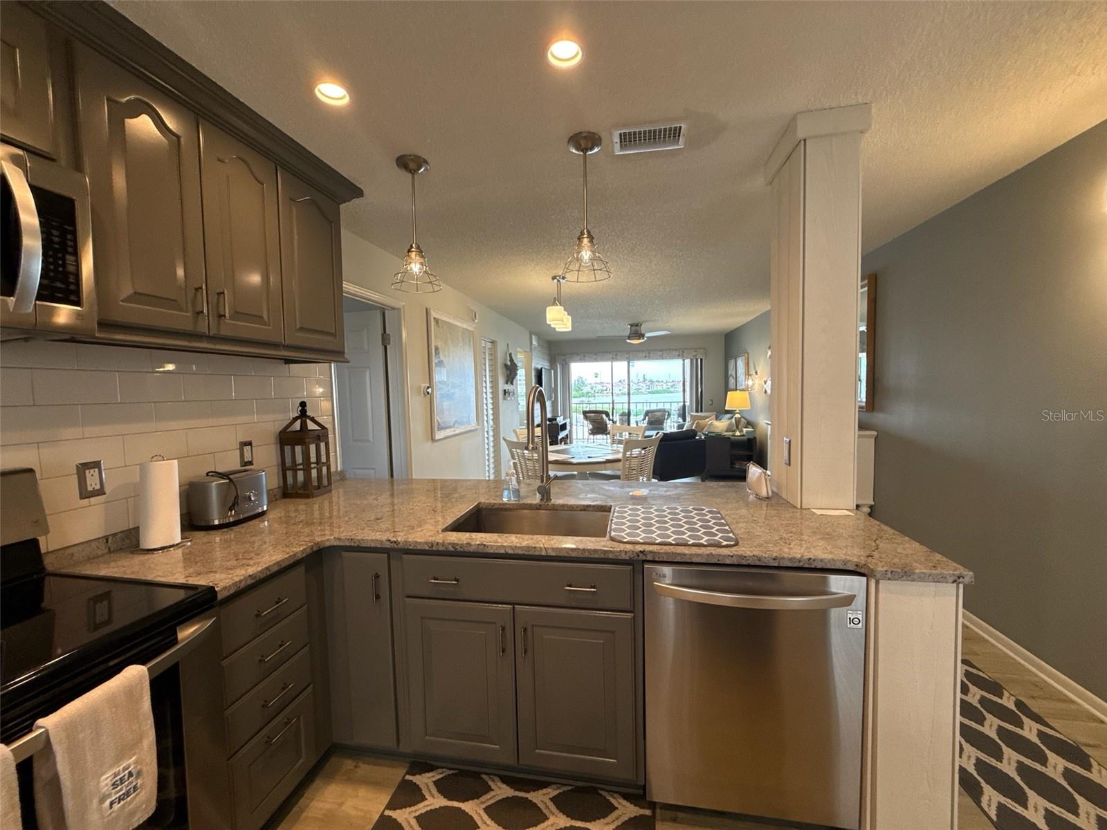 6158 PALMA DEL MAR BLVD S #205, ST PETERSBURG, FL — photo 12
