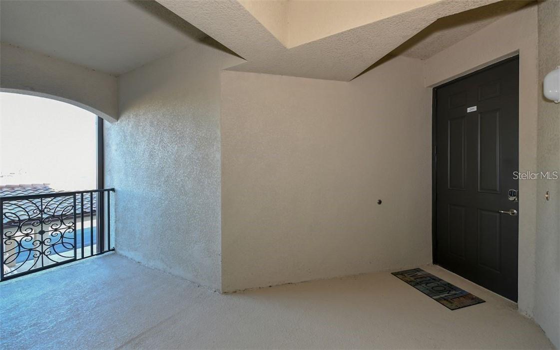 16904 VARDON TERRACE #201, LAKEWOOD RANCH, FL — photo 2