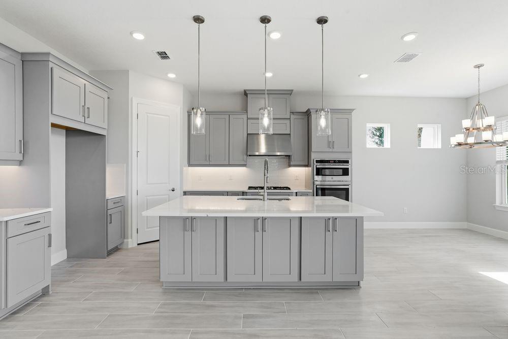 13705 IONA AVE, PALMETTO, FL — photo 3