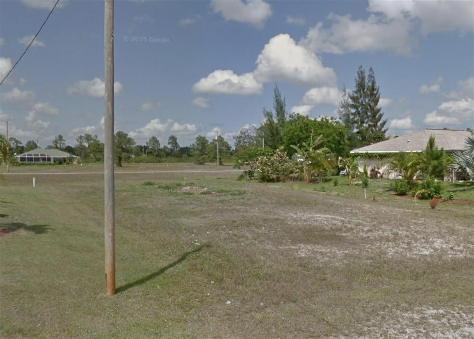 2215 NE 34TH LN, CAPE CORAL, FL — photo 2