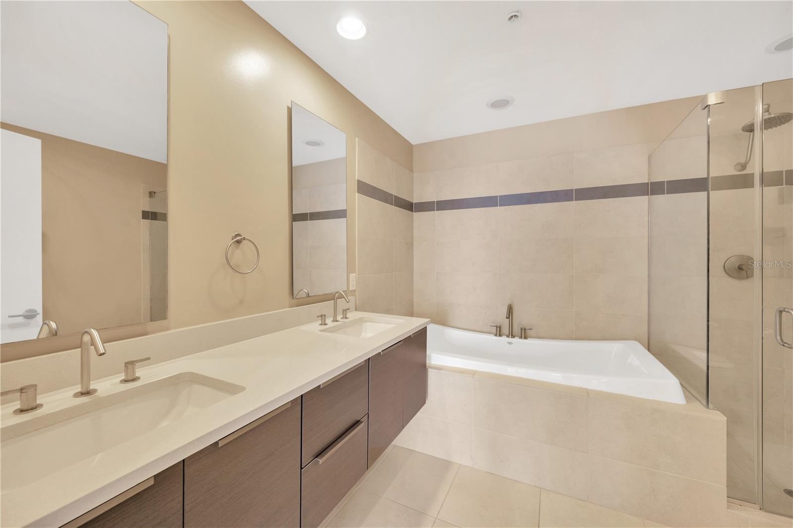 145 2ND AVE S #521, ST PETERSBURG, FL — photo 24