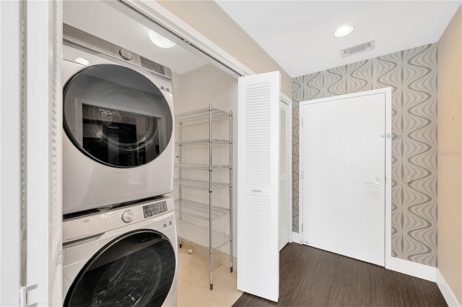 145 2ND AVE S #521, ST PETERSBURG, FL — photo 33