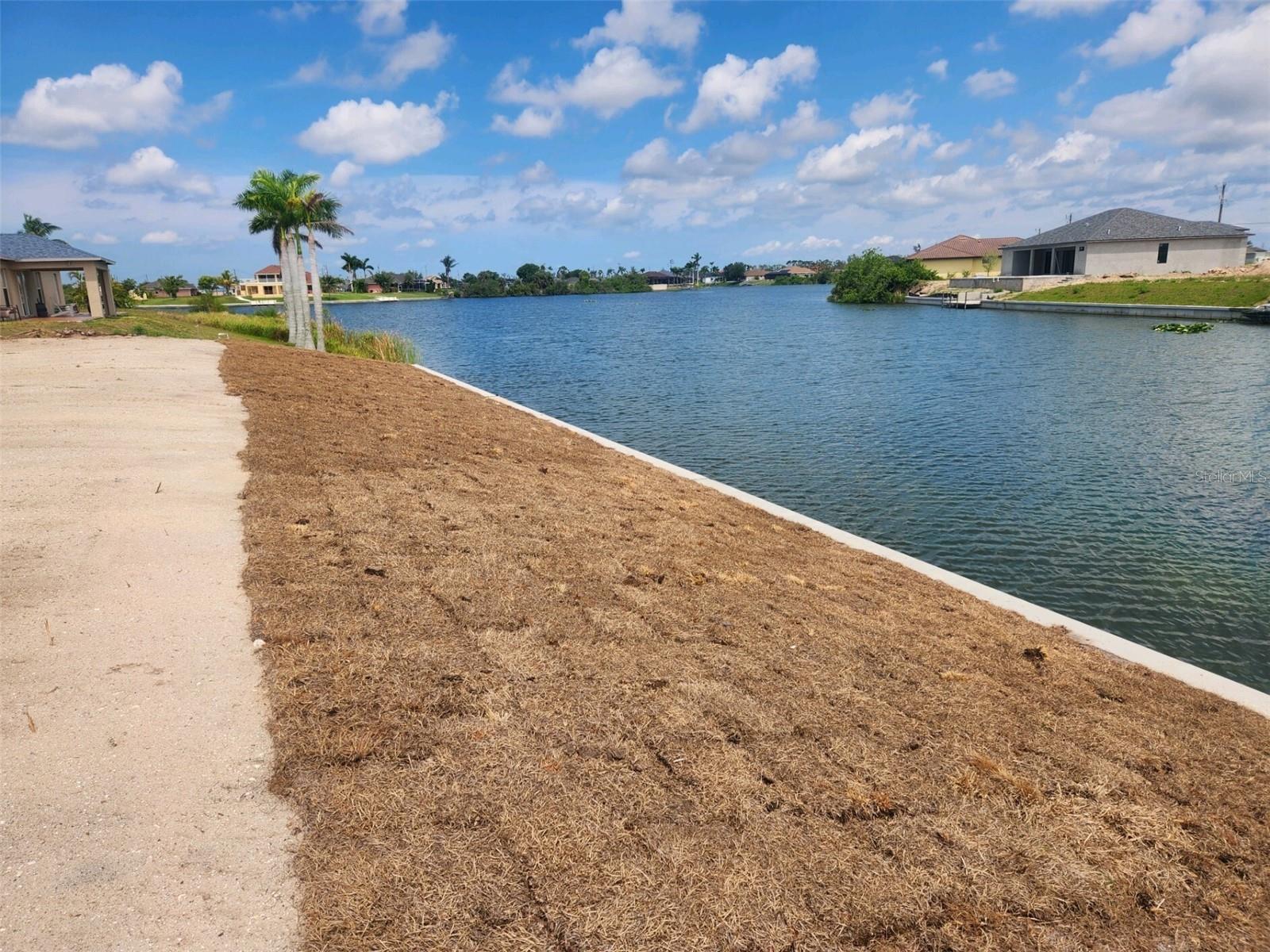 1721 NW 8TH TER, CAPE CORAL, FL — photo 2