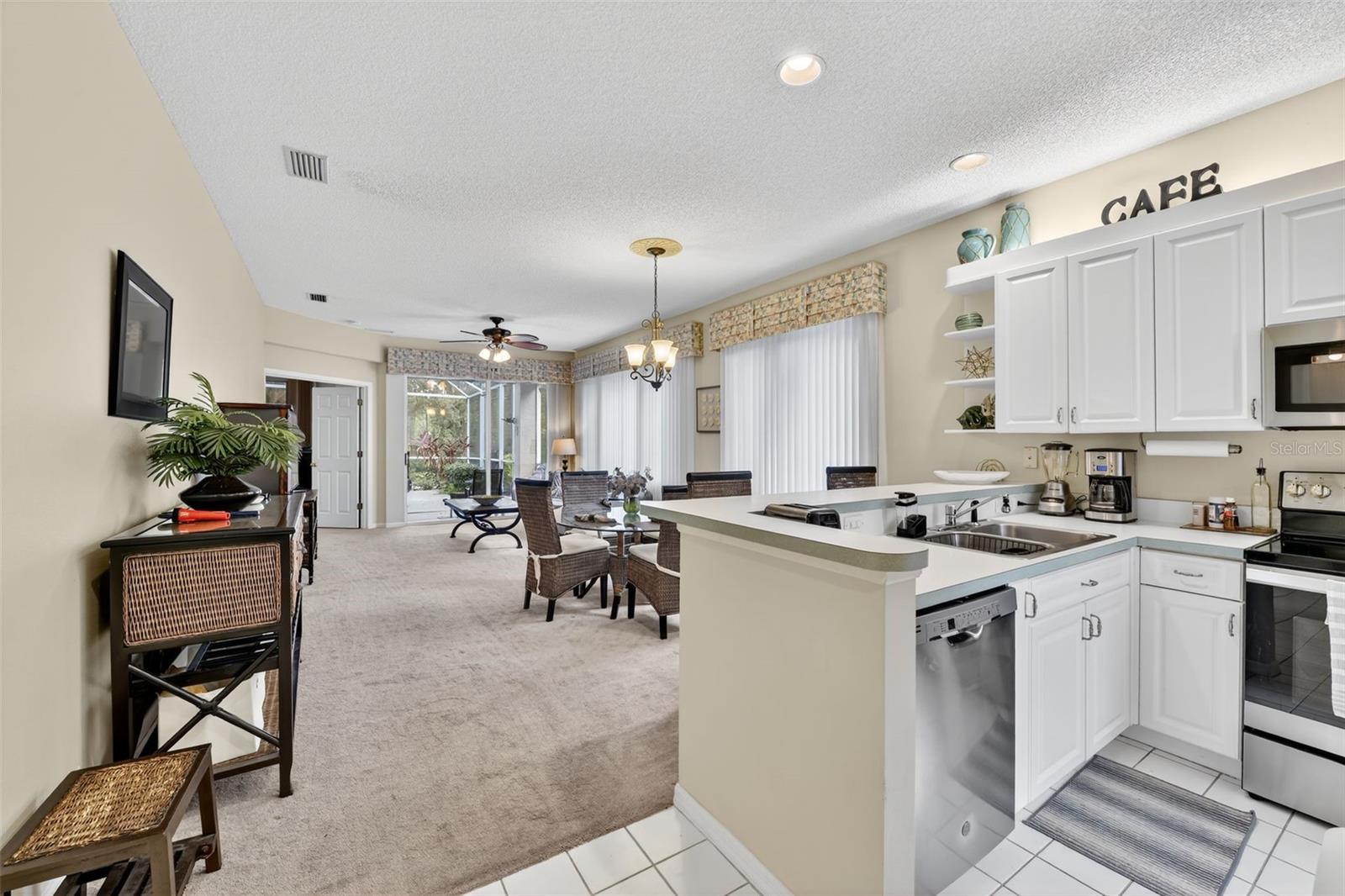 8512 54TH AVENUE CIR E, BRADENTON, FL — photo 7