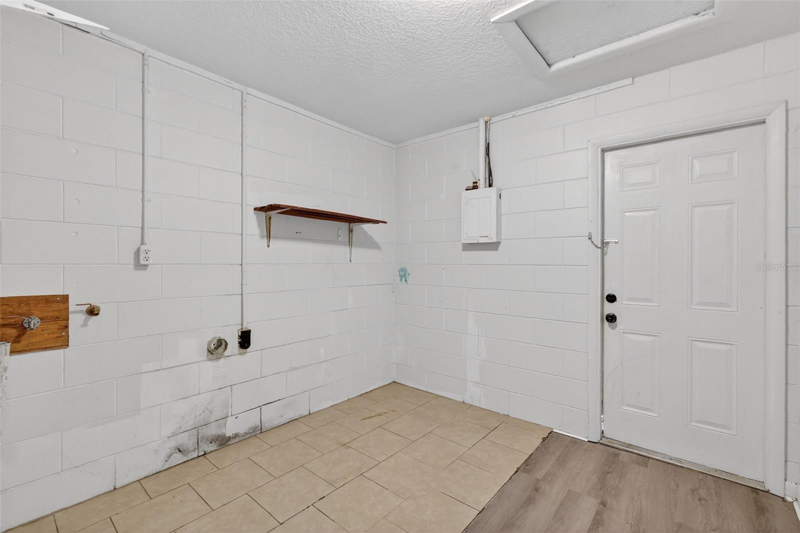 705 MIKE AVE, FRUITLAND PARK, FL — photo 22