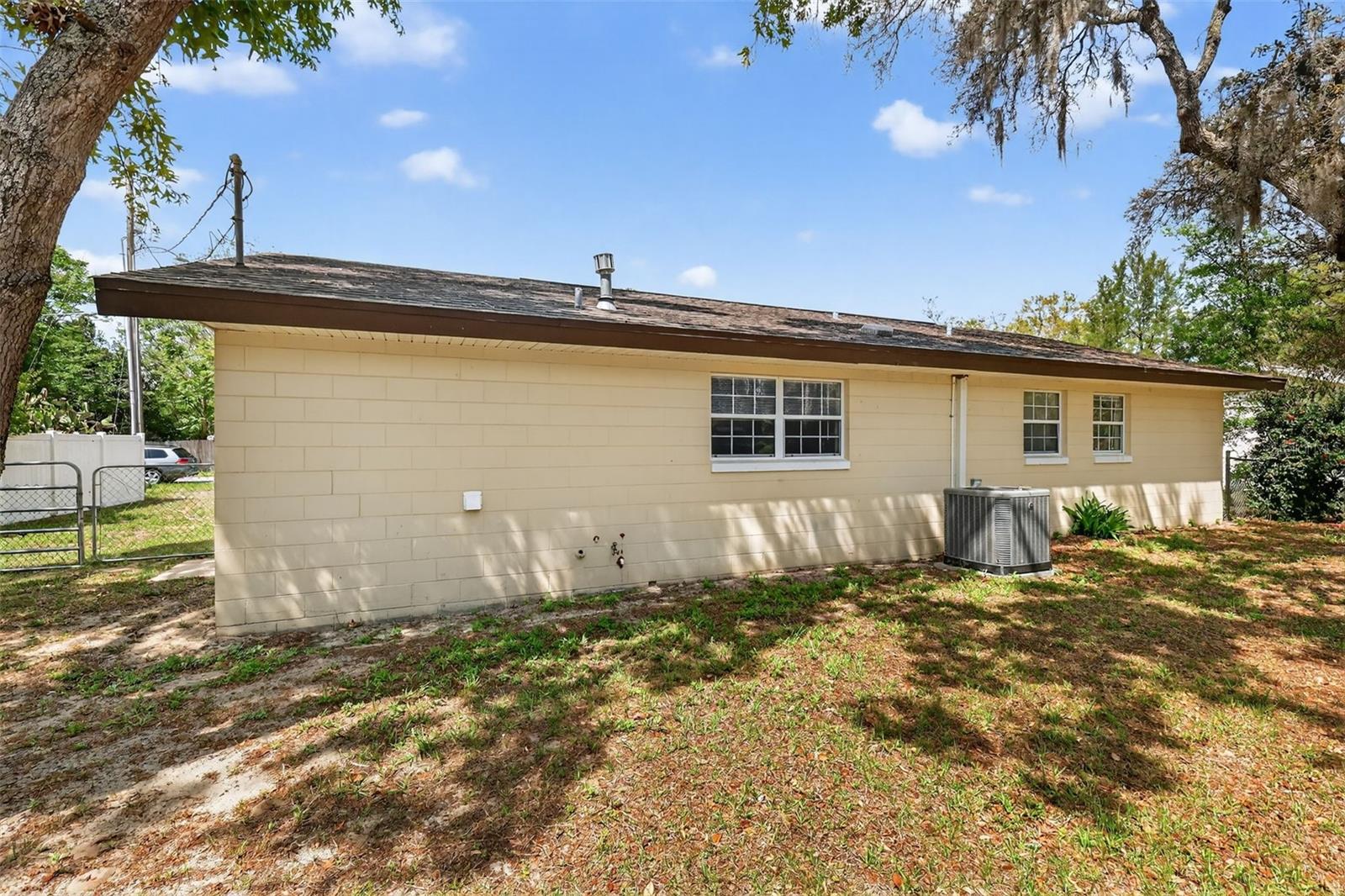 705 MIKE AVE, FRUITLAND PARK, FL — photo 39