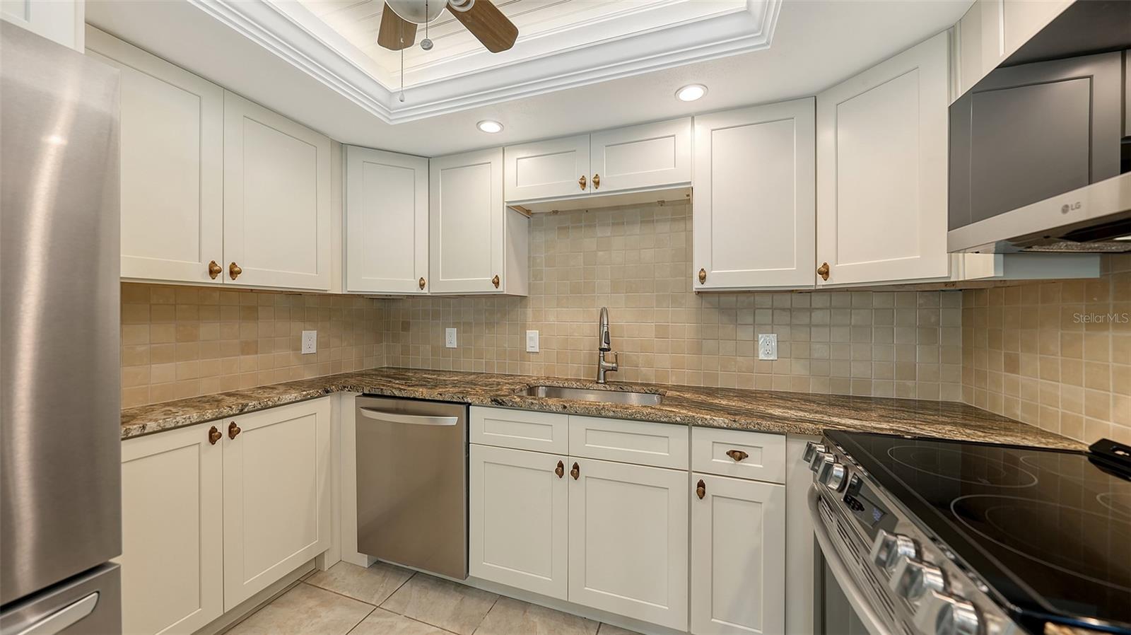225 HOURGLASS WAY #103, SARASOTA, FL — photo 36