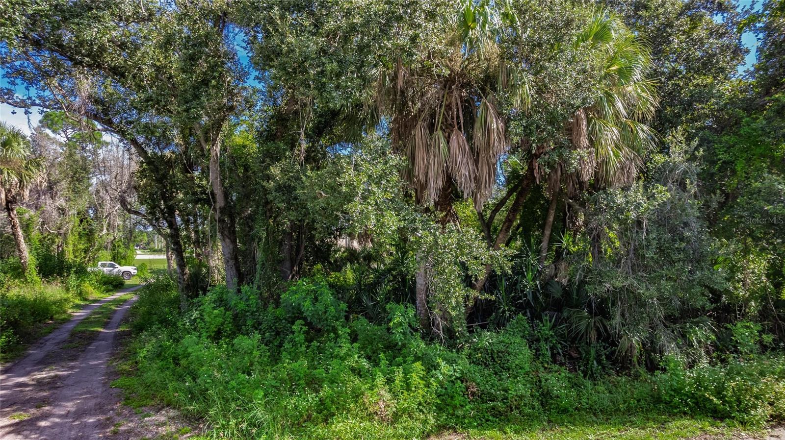 1104 BUENA VISTA CIR, PORT CHARLOTTE, FL — photo 2