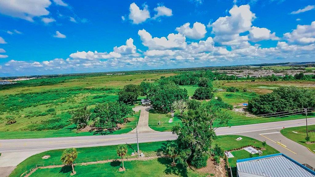 1030 CHALET SUZANNE RD, LAKE WALES, FL — photo 3