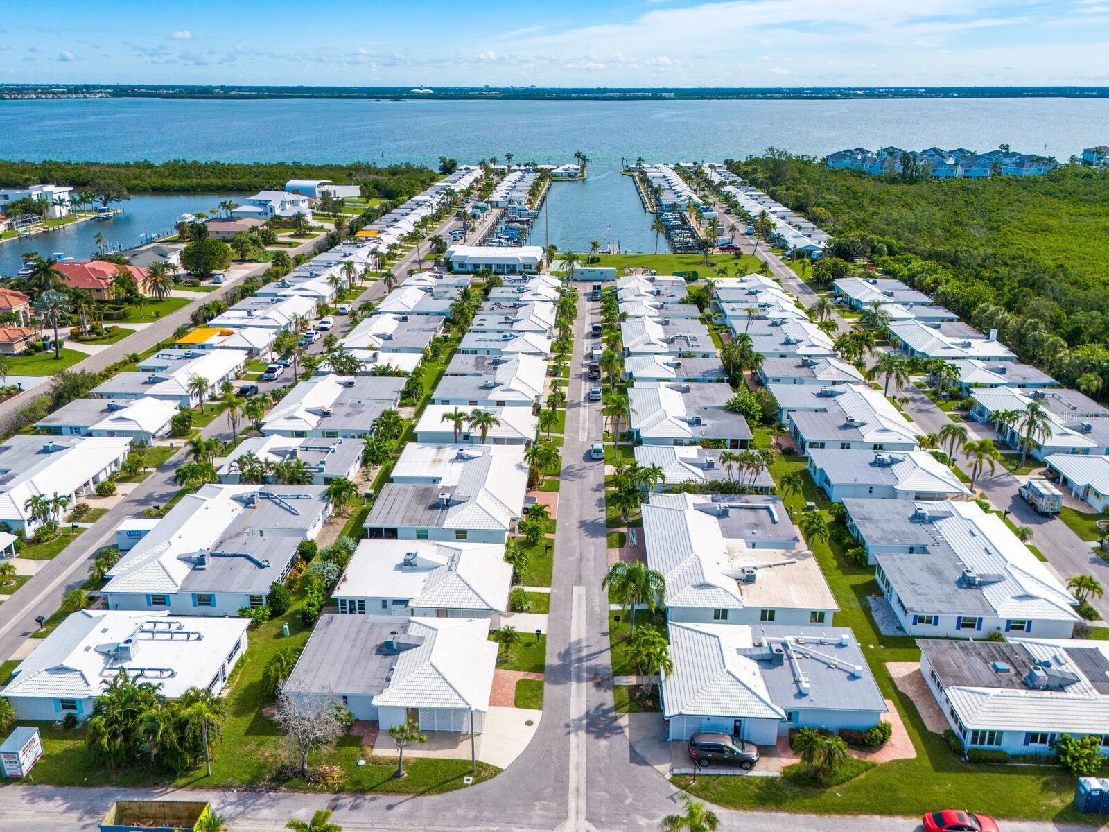 667 EL CENTRO, LONGBOAT KEY, FL — photo 28