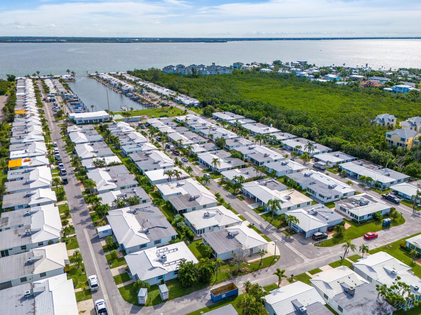 667 EL CENTRO, LONGBOAT KEY, FL — photo 29