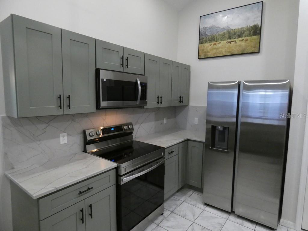 6534 FOXMOOR DR, ZEPHYRHILLS, FL — photo 3
