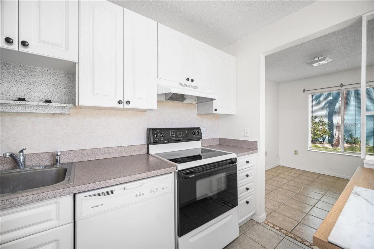 11401 3RD ST N #2, ST PETERSBURG, FL — photo 10