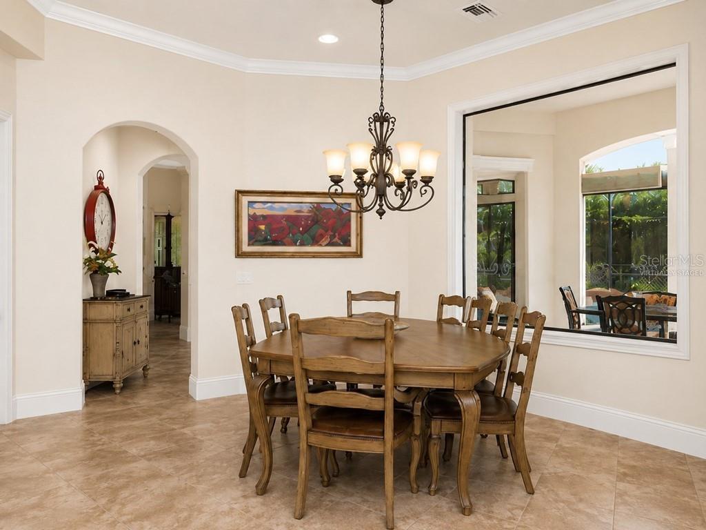 8305 FARINGTON CT, BRADENTON, FL — photo 3