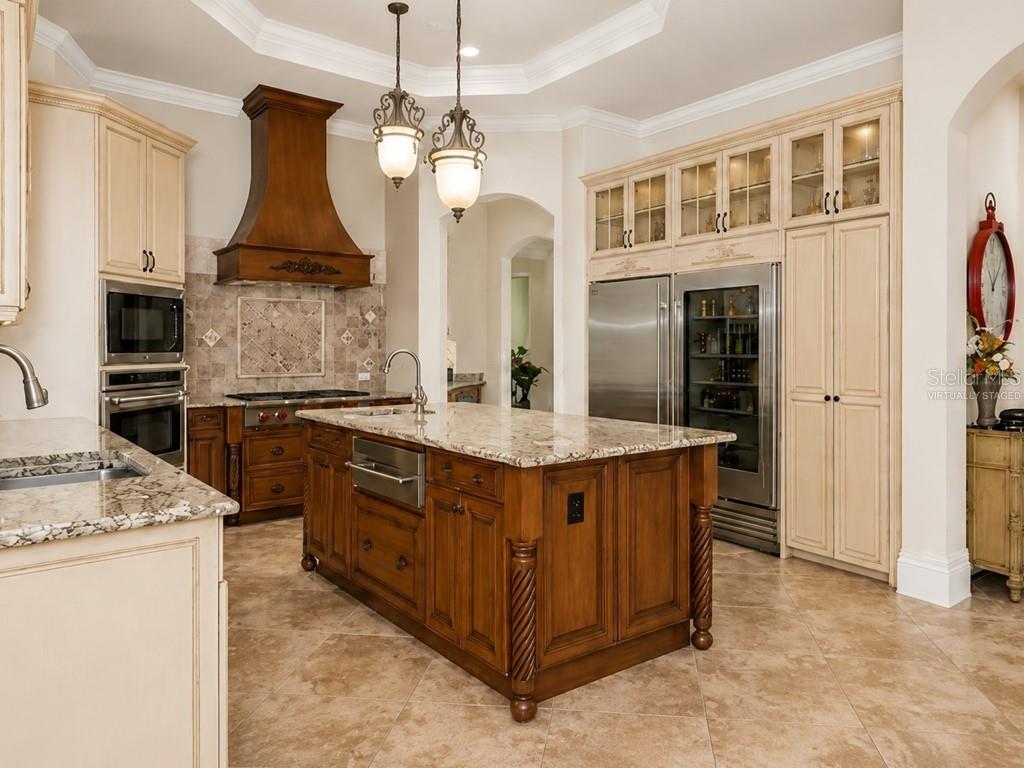 8305 FARINGTON CT, BRADENTON, FL — photo 4