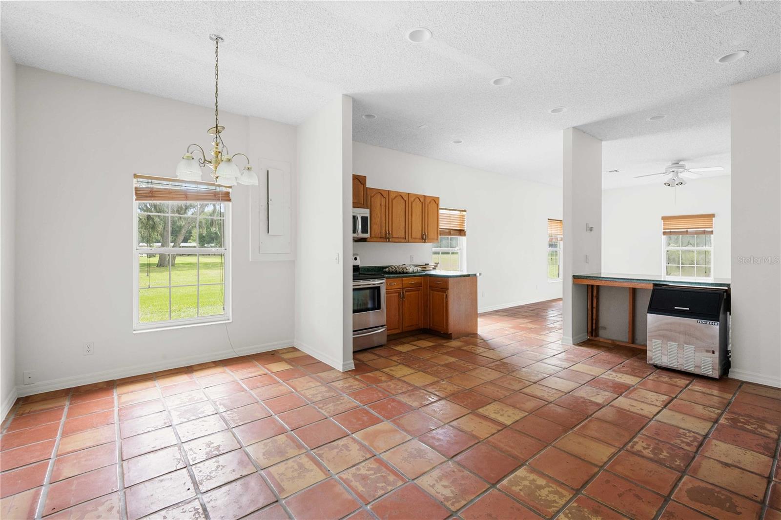 17401 S HIGHWAY 475, SUMMERFIELD, FL — photo 43