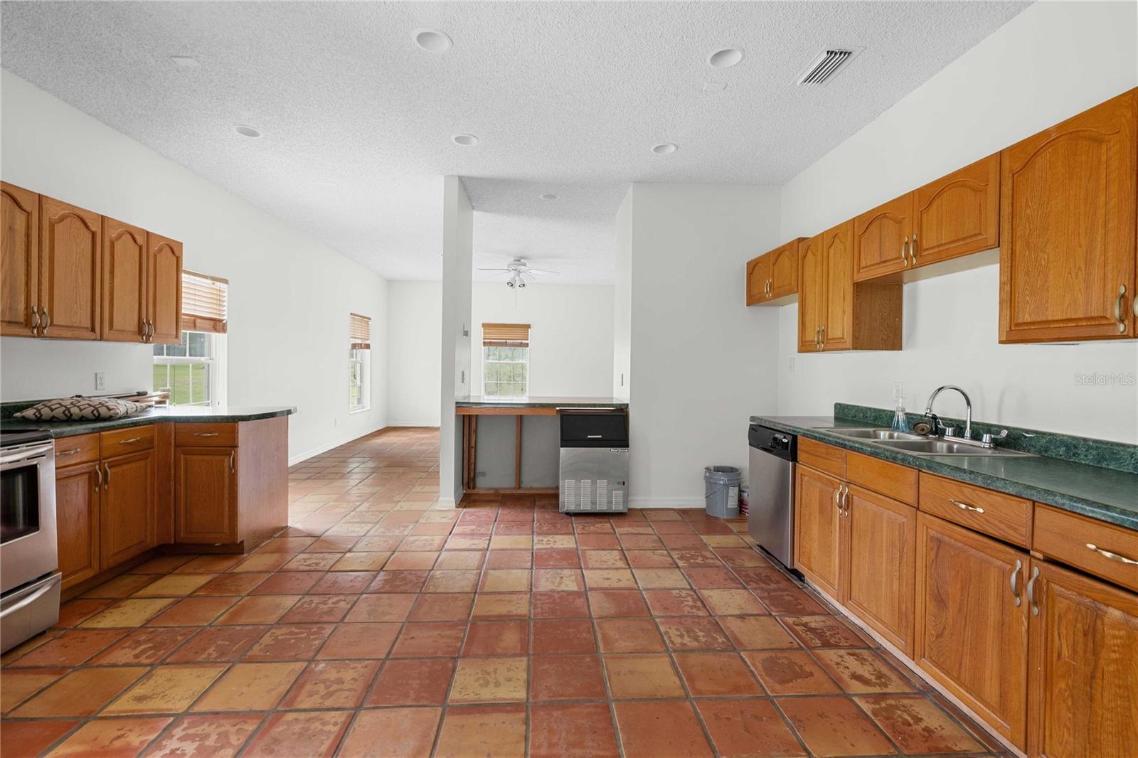 17401 S HIGHWAY 475, SUMMERFIELD, FL — photo 44