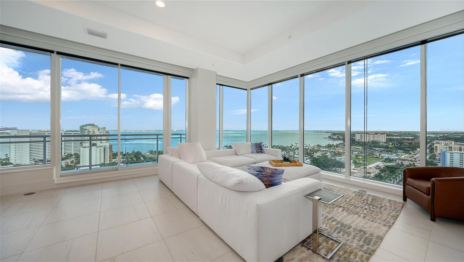 540 N TAMIAMI TRL #1702, SARASOTA, FL — photo 4