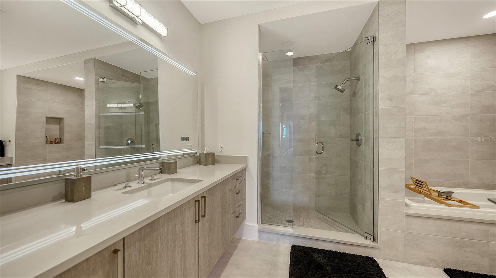 540 N TAMIAMI TRL #1702, SARASOTA, FL — photo 39