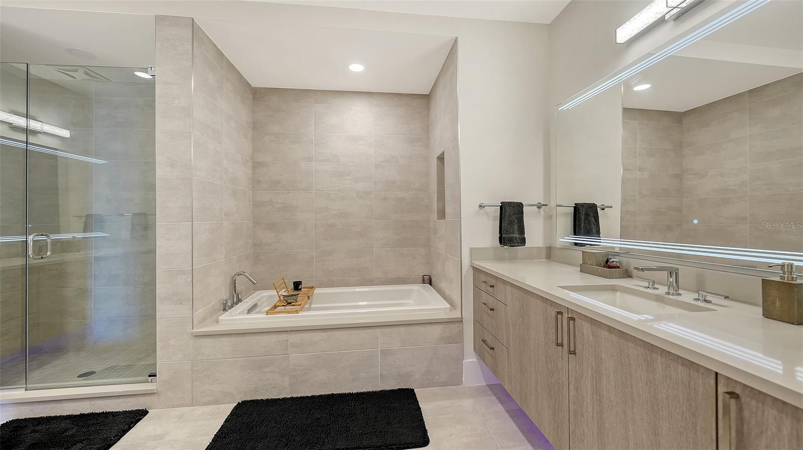 540 N TAMIAMI TRL #1702, SARASOTA, FL — photo 41