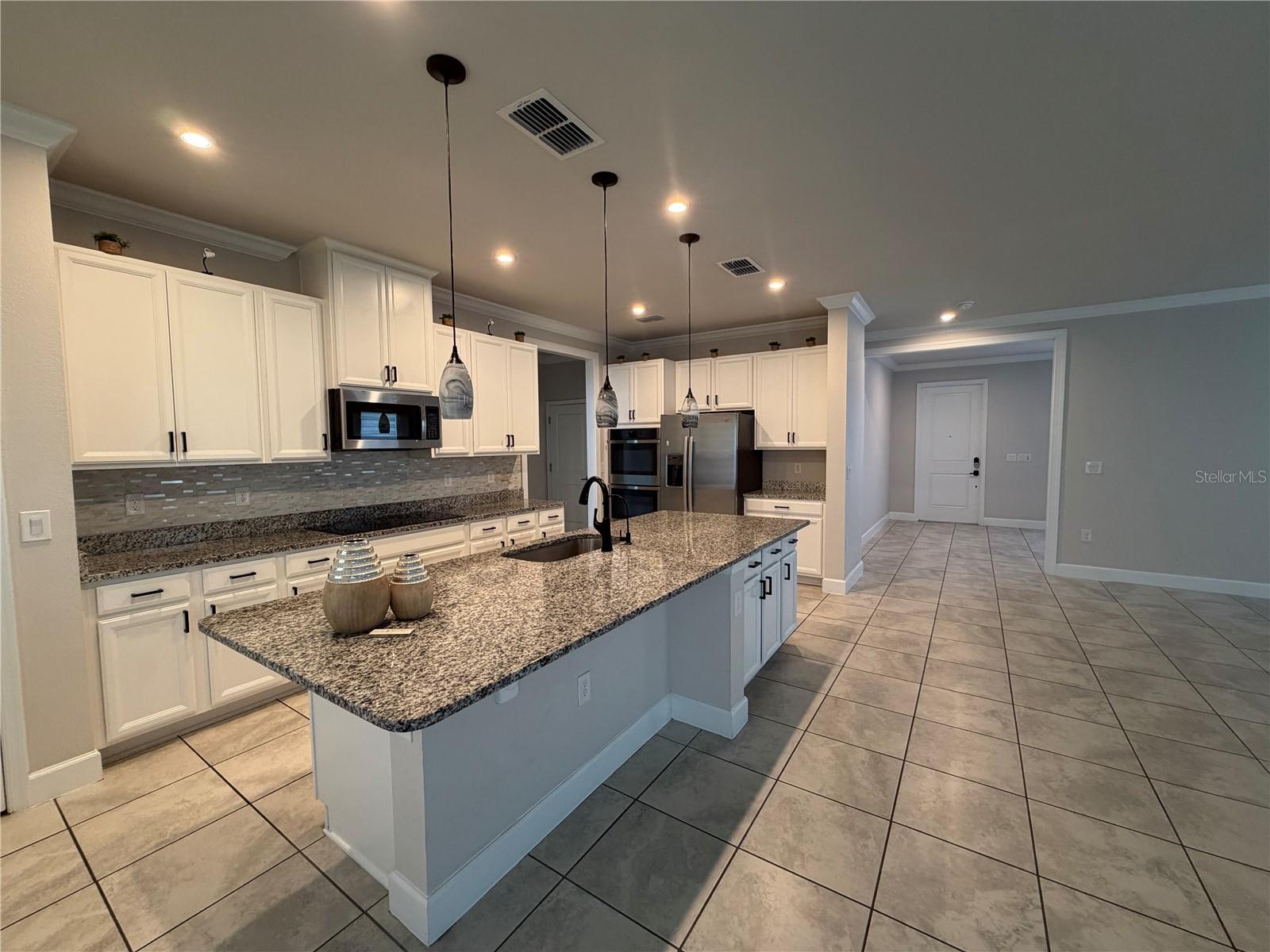 2936 SLOUGH CREEK DR, KISSIMMEE, FL — photo 3