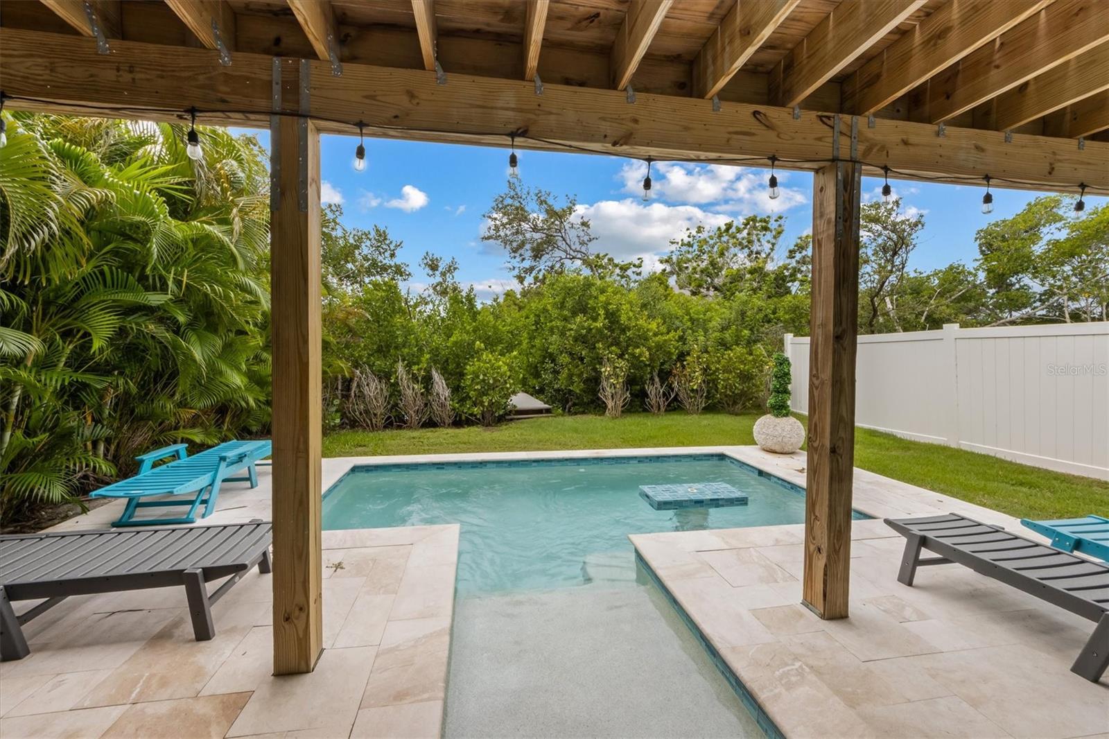 6808 PALM DR #B, HOLMES BEACH, FL — photo 25