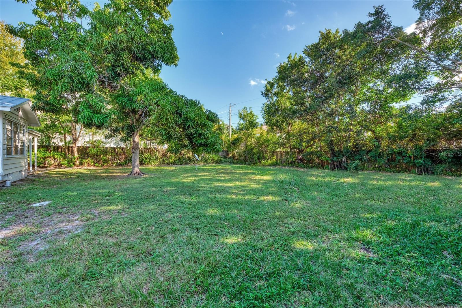 1726 FLOYD ST, SARASOTA, FL — photo 41