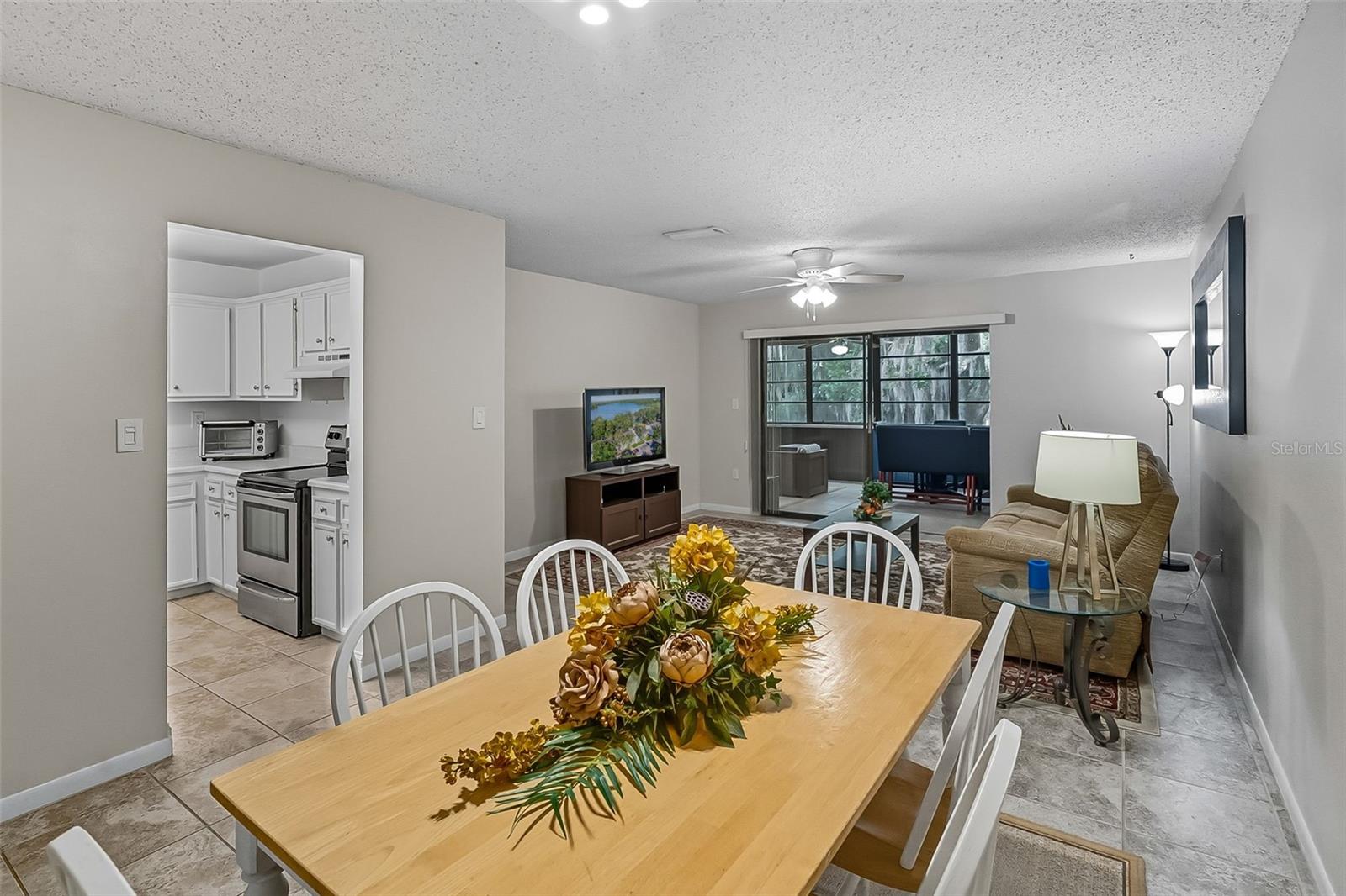 2746 SW 14 DR #2746, GAINESVILLE, FL — photo 2