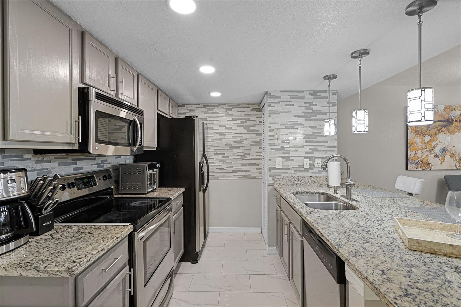5004 LAGUNA BAY CIR #47, KISSIMMEE, FL — photo 13