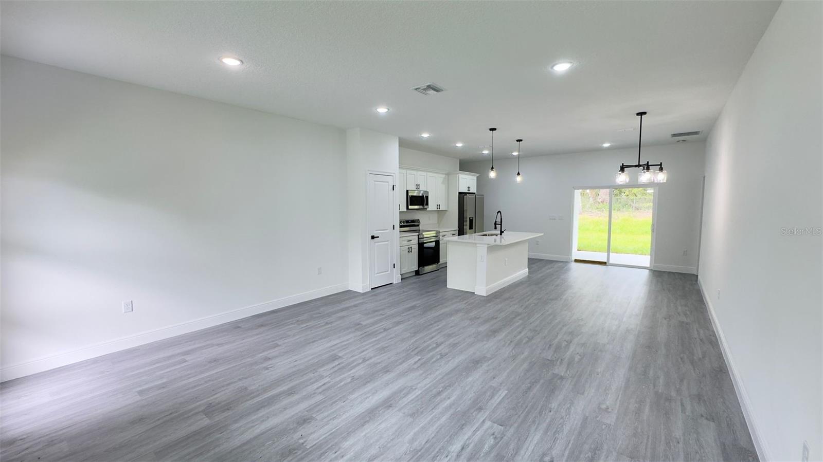 2827 W XENOX DR, CITRUS SPRINGS, FL — photo 3