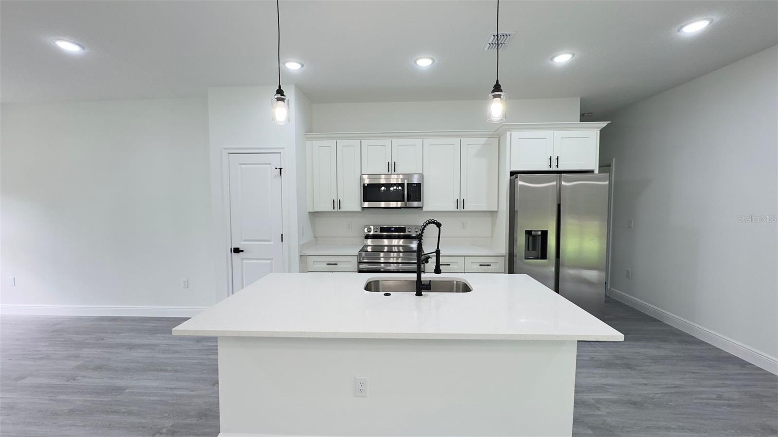 2827 W XENOX DR, CITRUS SPRINGS, FL — photo 4