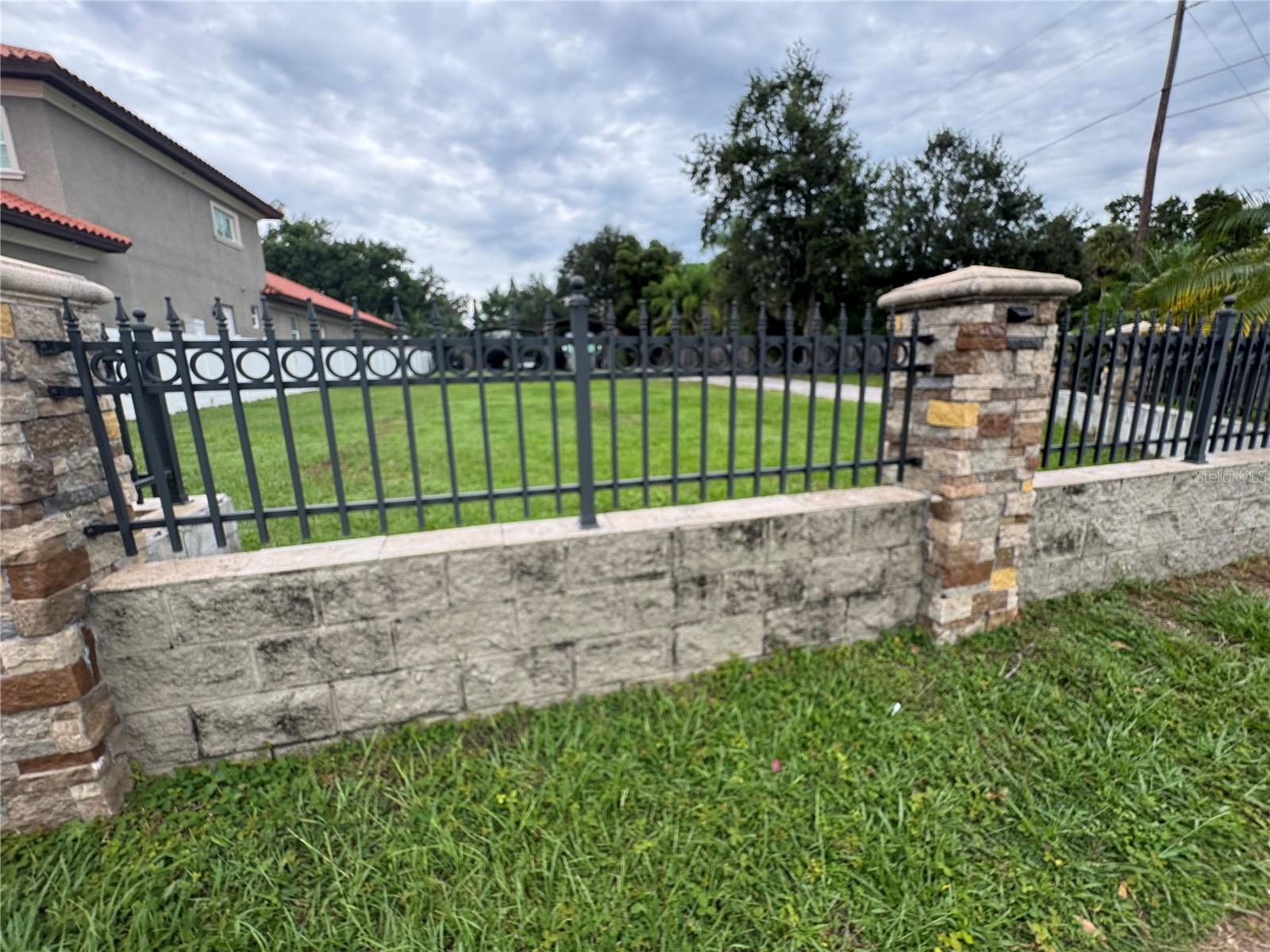 2065 W BEARSS AVE, TAMPA, FL