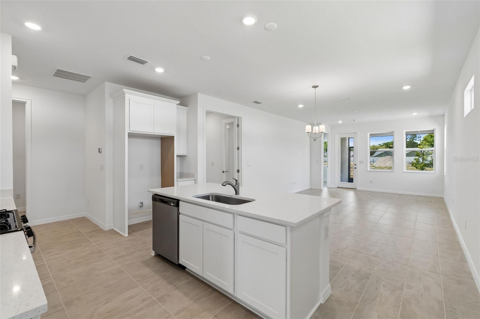 3744 NANDINA CIR, SUN CITY CENTER, FL — photo 3