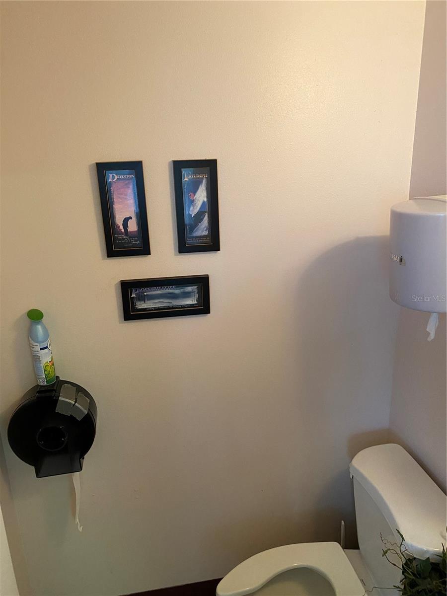 205 N SCENIC HWY, FROSTPROOF, FL — photo 11