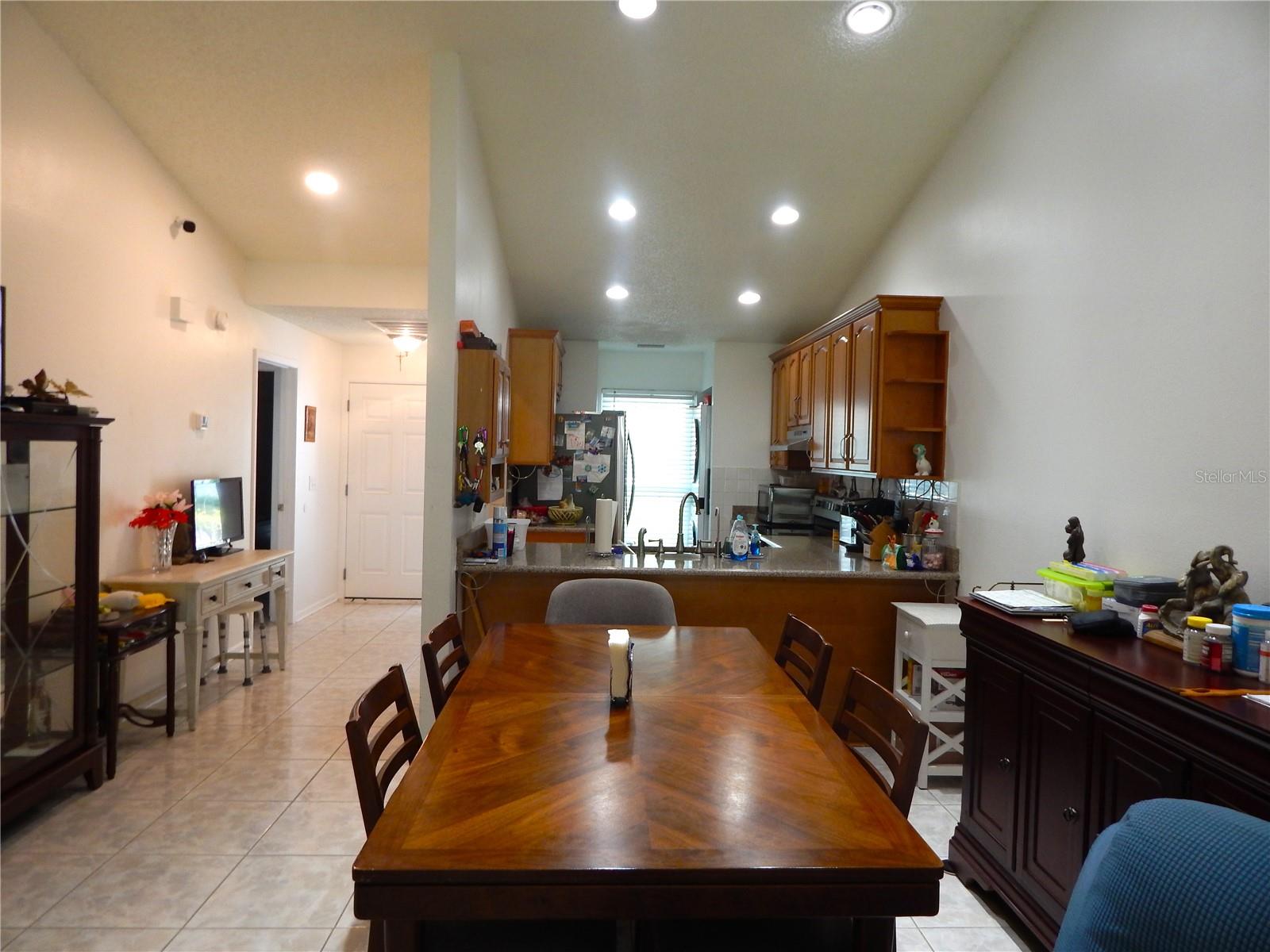 16221 RAMBLING VINE DR W, TAMPA, FL — photo 17