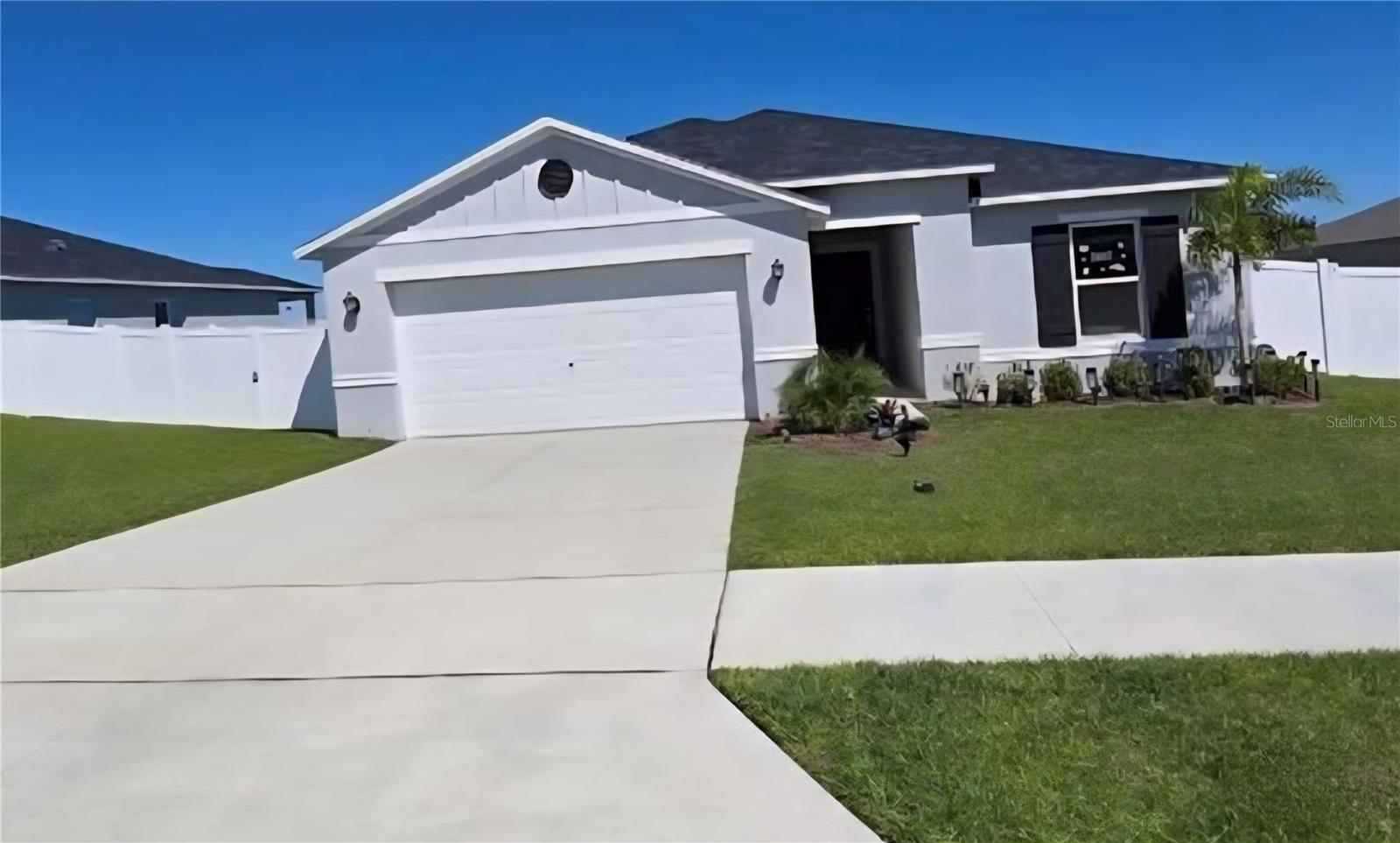 1446 GERANIUM DR, MASCOTTE, FL