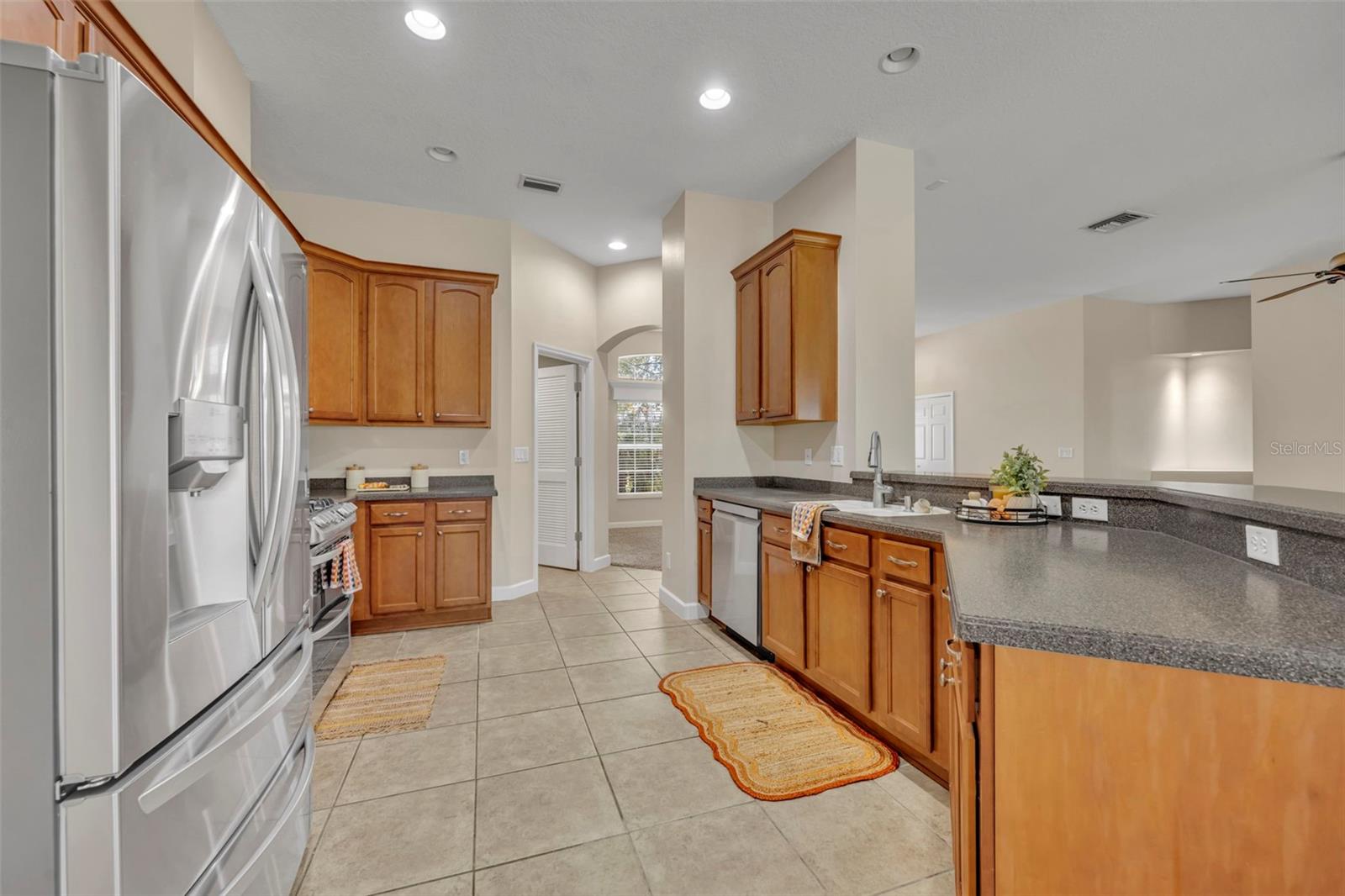8923 BRIDGEPORT BAY CIR, MOUNT DORA, FL — photo 29
