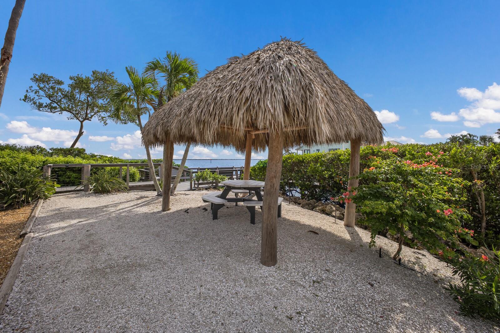 847 EVERGREEN WAY, LONGBOAT KEY, FL — photo 34