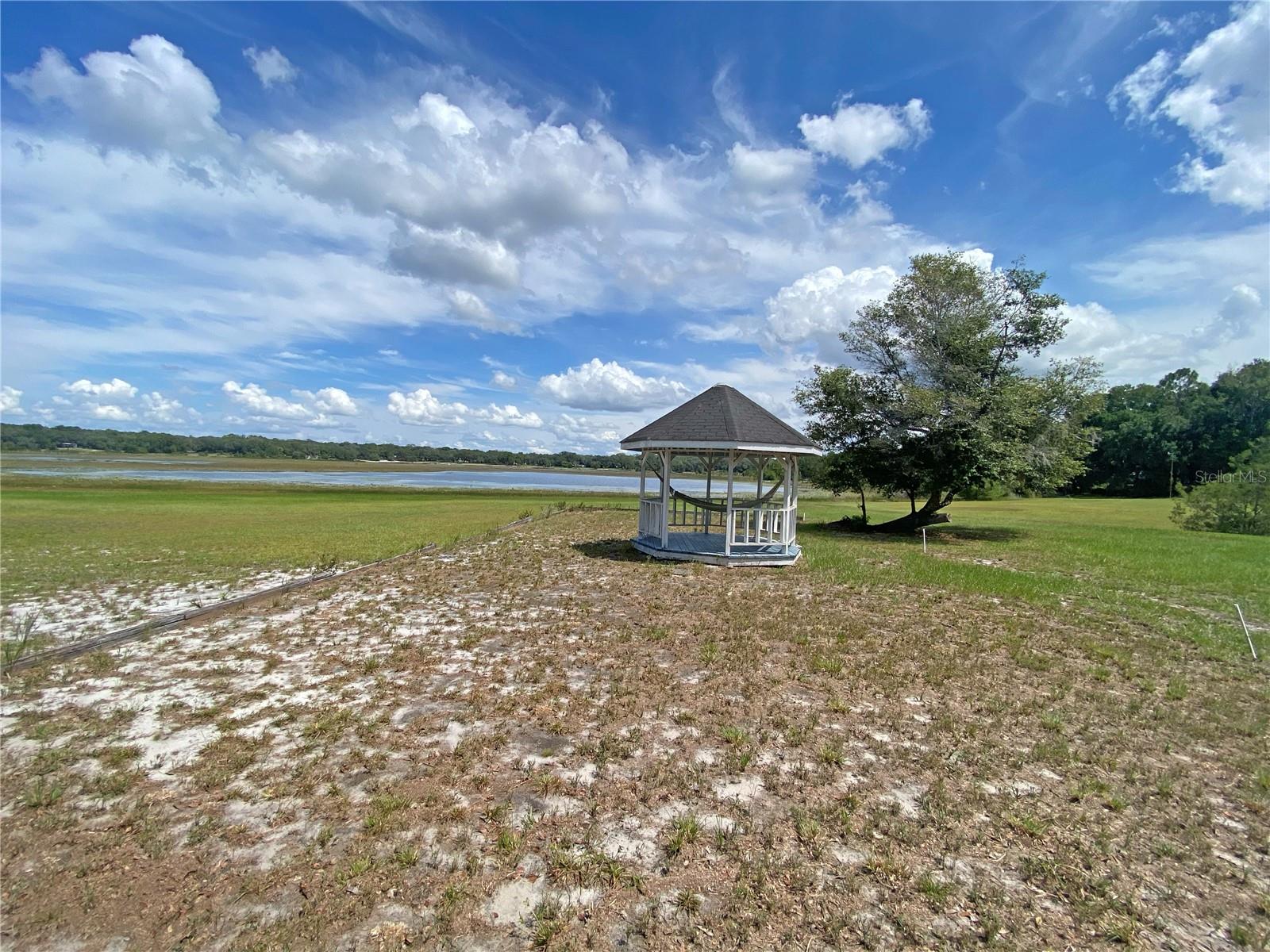 148 SWAN LAKE DR, MELROSE, FL