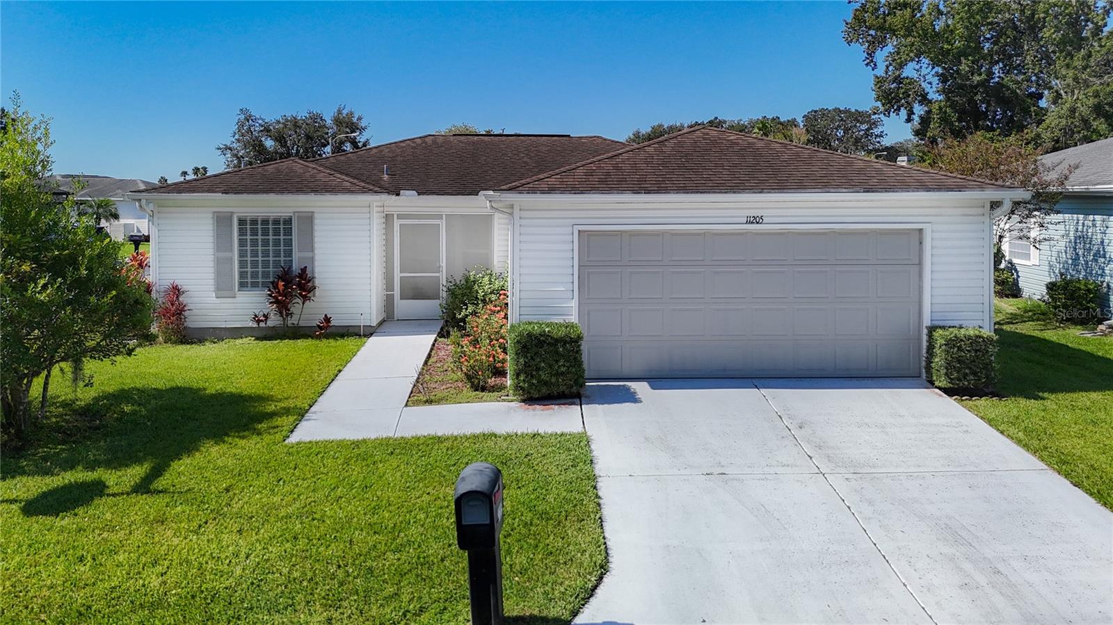11205 COREY PAVIN LN, SAN ANTONIO, FL — photo 3