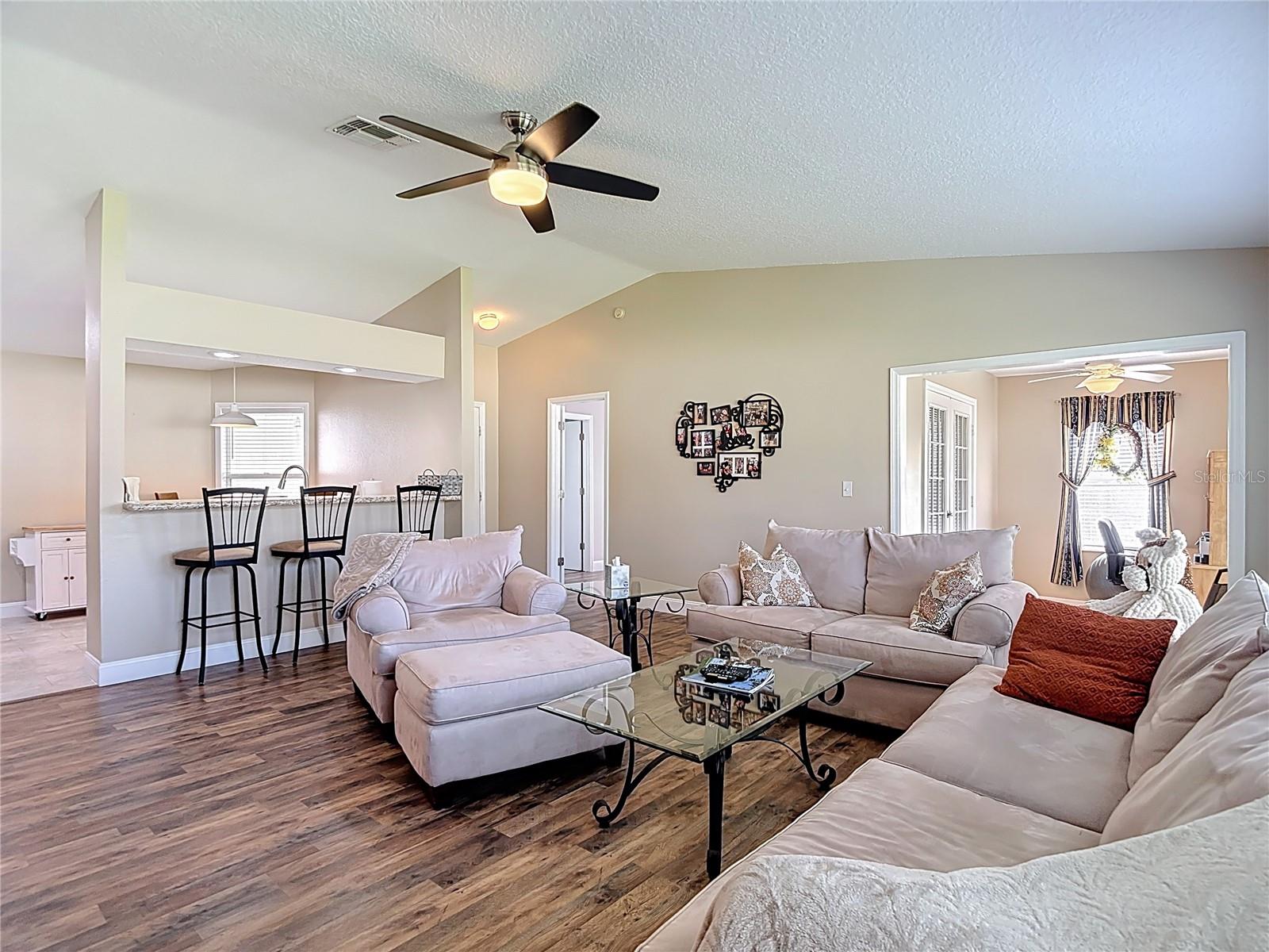 11205 COREY PAVIN LN, SAN ANTONIO, FL — photo 6