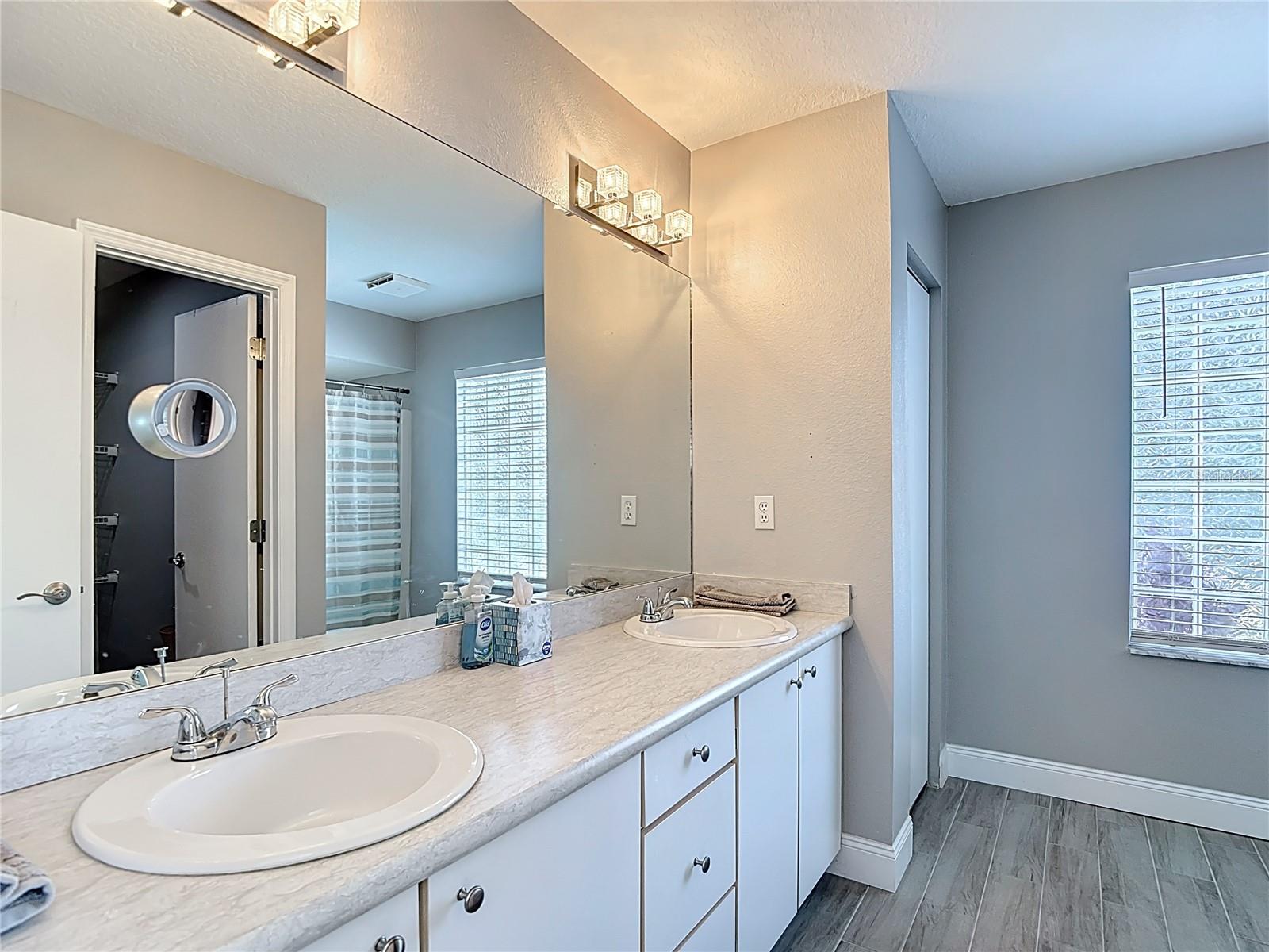 11205 COREY PAVIN LN, SAN ANTONIO, FL — photo 14