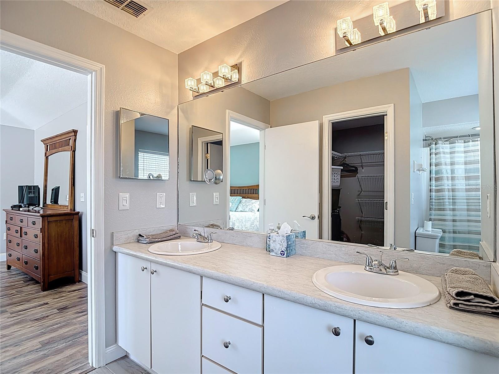 11205 COREY PAVIN LN, SAN ANTONIO, FL — photo 15