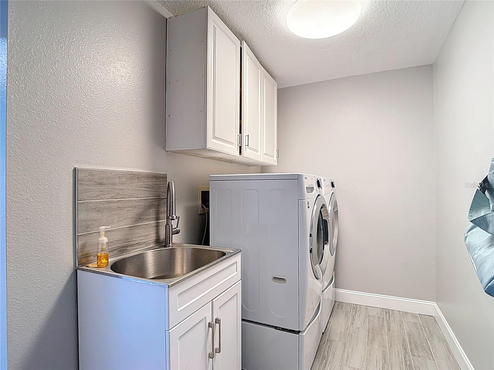 11205 COREY PAVIN LN, SAN ANTONIO, FL — photo 20