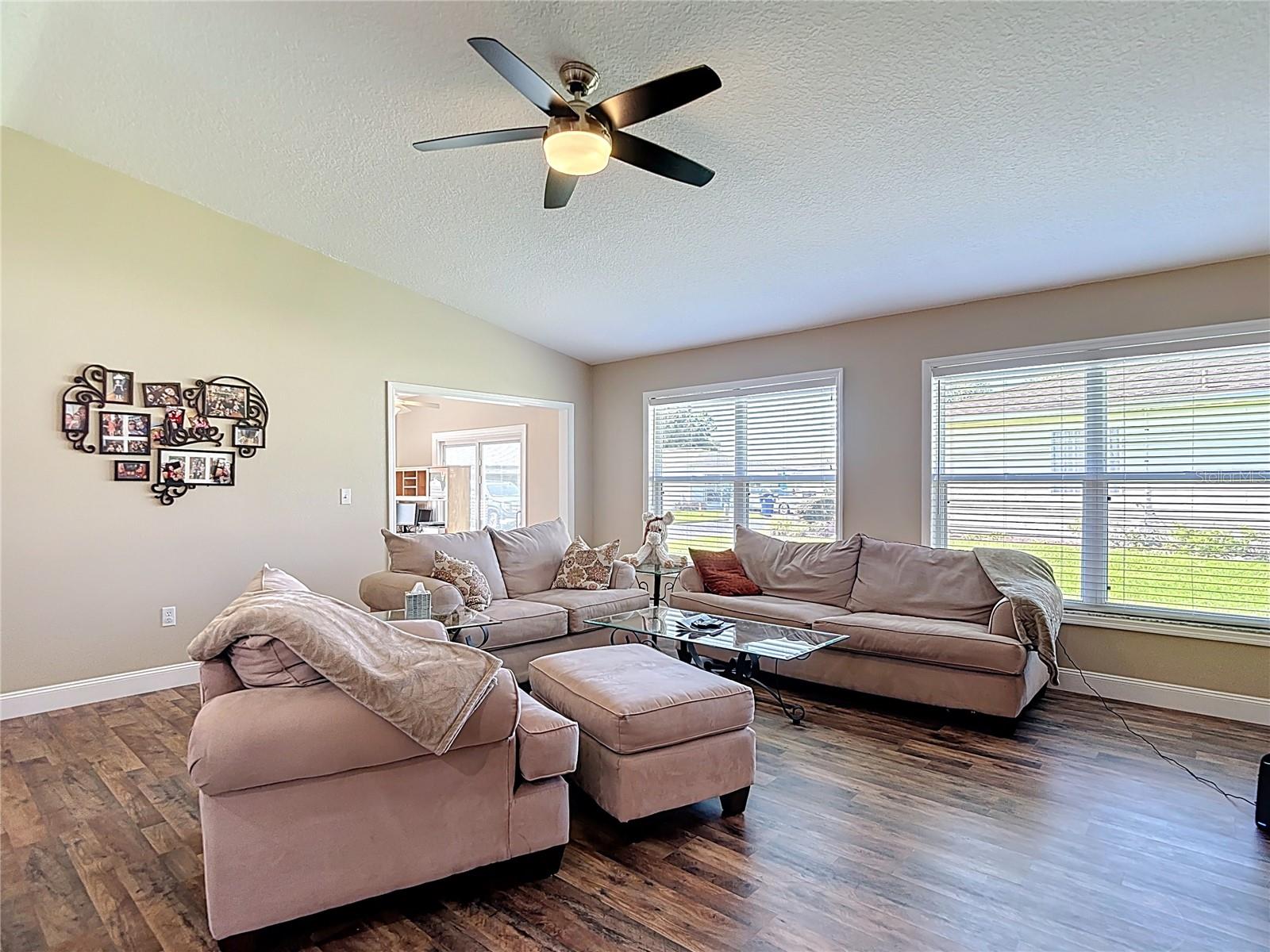 11205 COREY PAVIN LN, SAN ANTONIO, FL — photo 32