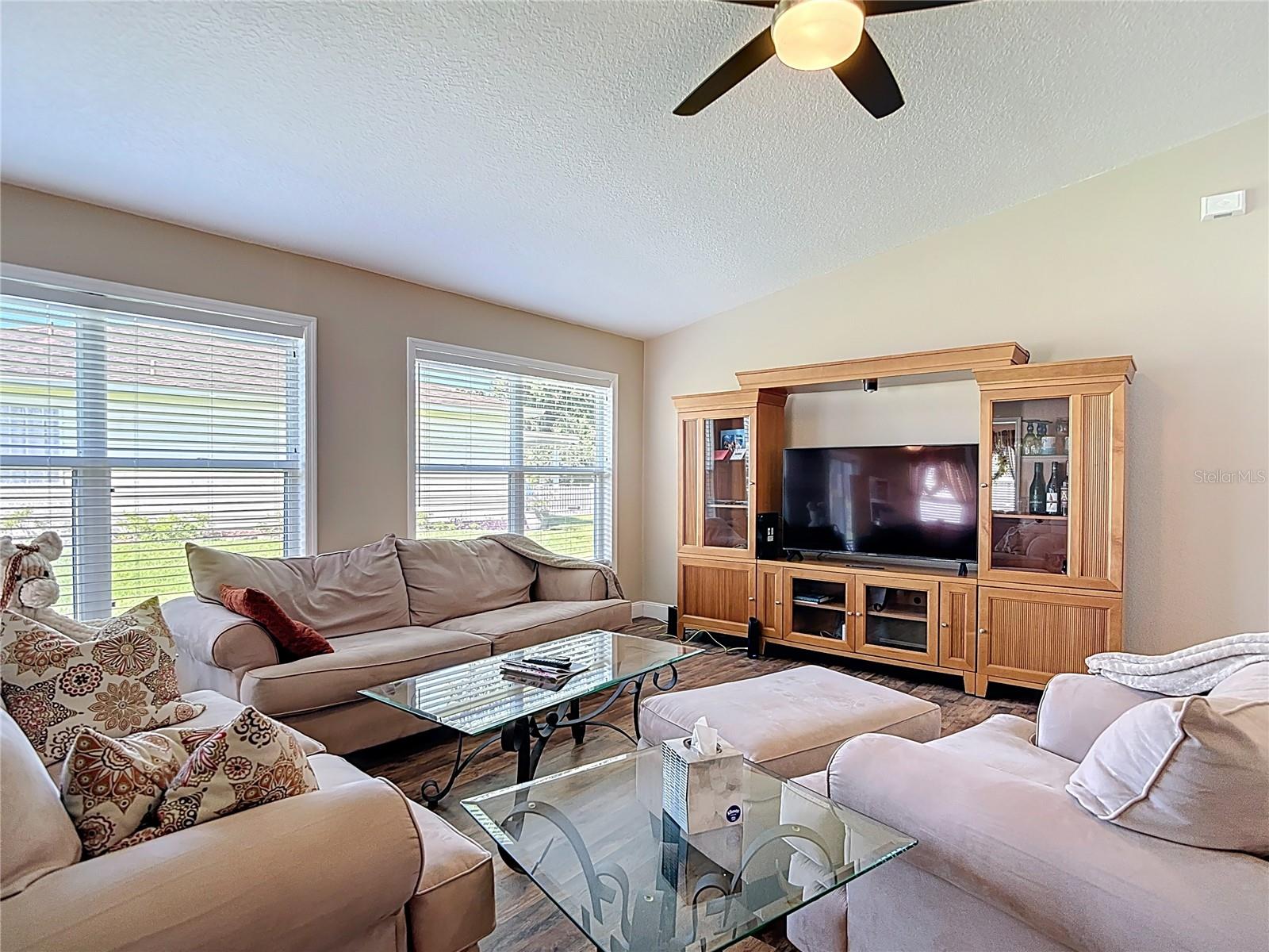 11205 COREY PAVIN LN, SAN ANTONIO, FL — photo 34